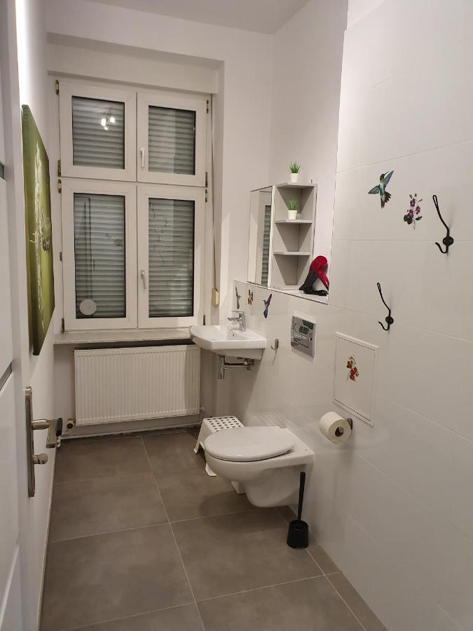 Central Lichtenberger Apartment For 6 People Berlín Exterior foto